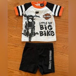 Harley-Davidson Baby Outfit Set – “Little Guy Big Bike” Tee & Shorts
Size: 12M